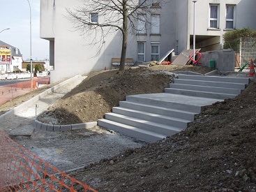 Création d'un escalier en béton dans une résidence à Valenton(94)